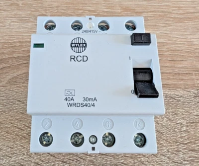 WYLEX WRDS40/4 40 AMP 30mA FOUR POLE RCD TYPE AC WRS40/4 - Image 1 of 3