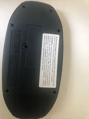 Trivial Pursuit The Best of Genus Electronic Handheld Portable Game 1997 TESTED - Image 1 of 2