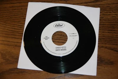 GARTH BROOKS, STEVE WARINER VINYL 45 LONGNECK BOTTLE B/W ROLLIN' NEW UNPLAYED - Image 1 of 2