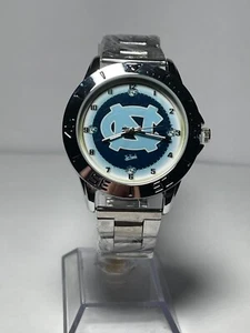 Reloj North Carolina Tar Heels NCAA Acero Inoxidable NUEVO - Imagen 1 de 6
