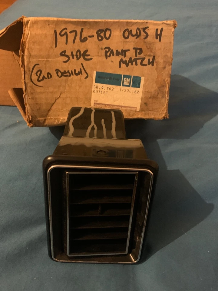 1976-1980 ( and 1975 monza coupe) chevrolet monza nos 370182 ac vent - Image 1 of 4