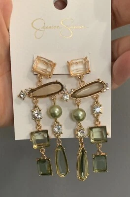 Pendientes araña Jessica Simpson perla y cristal verde Foto 1 de 4