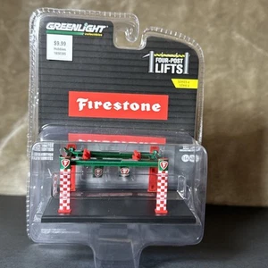Greenlight Adjustable 4 Post Lift FIRESTONE 1/64 GREEN MACHINE CHASE - Picture 1 of 2