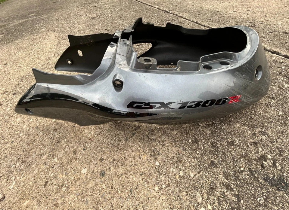 00 01 05 06 99-07 Carenado capó trasero Suzuki Hayabusa GSX-R 1300 47111-24F00 Foto 1 de 4