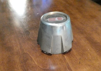 (1) OLDSMOBILE CUTLASS 442 1968-72 PERNO EN TAPA CENTRAL RUEDA DE RALLY 402926  Foto 1 de 4