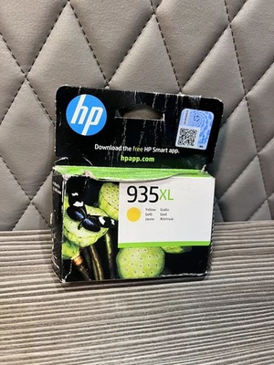 HP 935XL High Capacity yellow Original Ink Cartridge - C2P25AE - Image 1 of 2