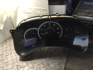 2003-2006 CADILLAC ESCALADE Instrument Cluster Gauge Speedometer 15182142 264K - Picture 1 of 7