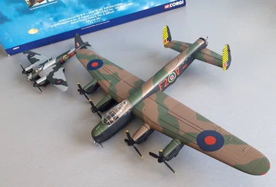 Corgi: Lancaster & Mosquito Pathfinder Force RAF box set, 1:72 scale. Pre-Owned. - Image 1 of 4