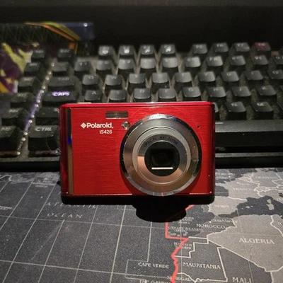 Polaroid IS426 16MP Ultra Slim DIGITAL CAMERA  Red Battery - Image 1 of 3