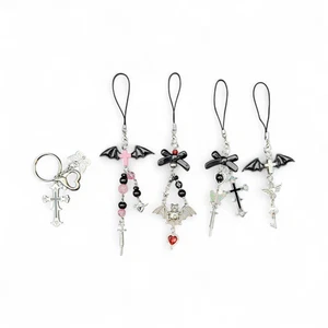 Gothic Kreuz & Fledermaus Schlüsselanhänger & Charms Set - 5 Stck. Schlüssel & Handy Charms Set für Mädchen - Bild 1 von 5