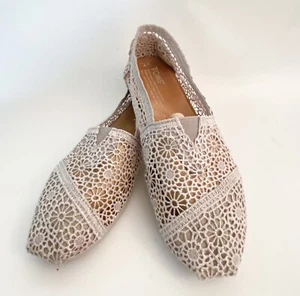 Toms Lace Shoes Floral Slip On Size 7 - Picture 1 of 5
