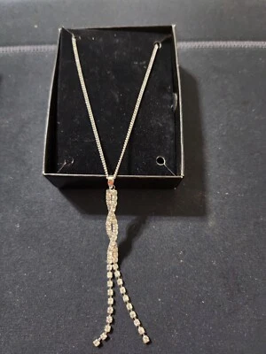 2013 Avon Irresistiblemente Sexy Collar Tease Estrás Transparente Tono Plateado  Foto 1 de 4