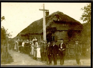 Early 20th Century Village Gathering Outside Thatched Cottage Church Cross 10x8 - Picture 1 of 3