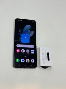 Samsung Galaxy Z Flip4 5G (SM-F721W) - 128GB Unlocked Graphite  - Good Condition - Picture 1 of 8