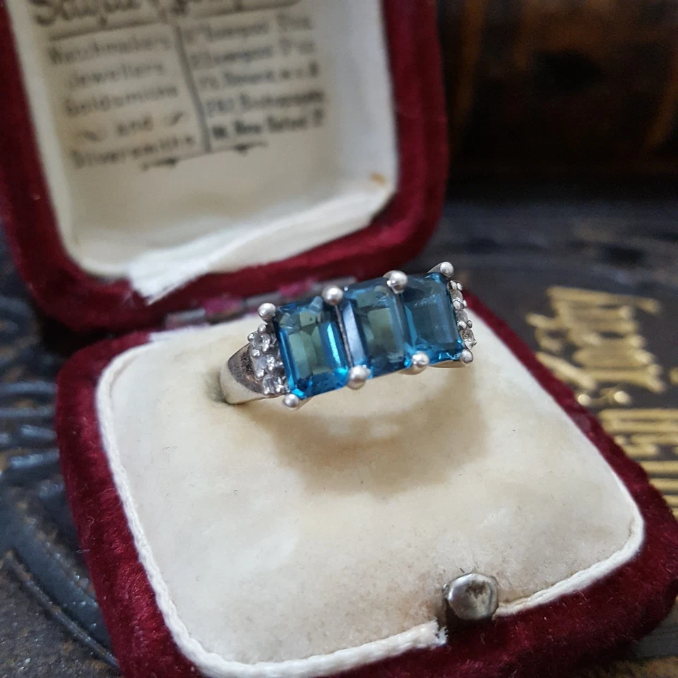Anillo de Plata de Ley 925, Anillo de Topacio Azul Londres, Talla J.5 EE. UU. 5, Anillo Trilogía  Foto 1 de 4