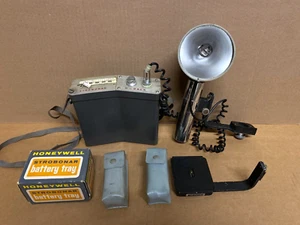 Vintage Honeywell Strobonar D Pack, Battery Tray, and Flash Attachment Lot - Picture 1 of 11