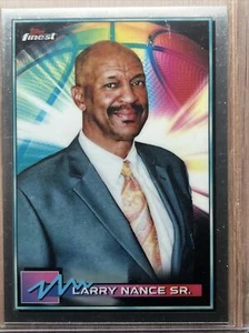 2021 Topps feinster Basketball-Refraktor #8 Larry Nance Sr. - Bild 1 von 2