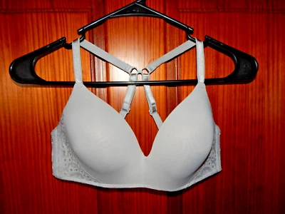 SUJETADOR DE ENCAJE GRIS CLARO AUDEN THE BLISS RACERBACK, INALÁMBRICO, MED. REVESTIMIENTO, TALLA 36 B Foto 1 de 4
