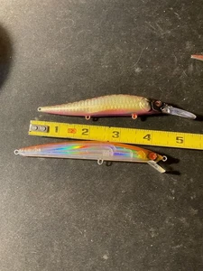 Paar ausgefallene Jerkköder, Angelköder. konvolut braucht haken. Momotti 115 SF - Bild 1 von 4