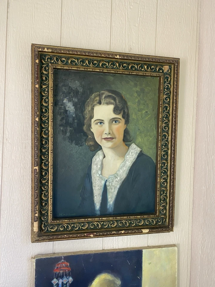 Antigua pintura retrato de mujer Foto 1 de 4