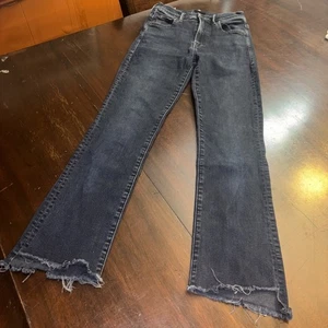 MOTHER The Insider Crop Step Fray Jeans in Train Night in Venice 24 USA $248 - Picture 1 of 17