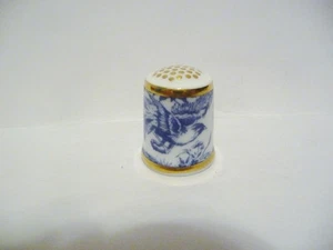 THIMBLE VINTAGE BONE CHINA ROYAL CROWN DERBY '86 'DERBY COLLECTION' "BLUE AVES" - Picture 1 of 5