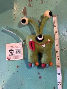Monster Zahnfee handgefertigtes Kissen Tasche Plüsch gefilzt Fair Trade Neu mit Etikett - Bild 1 von 4