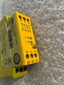 PILZ PZE X4P 24VDC 4n/o SAFETY RELAY 24VDC - Picture 1 of 2