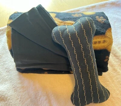 ¡NUEVO! Conjunto reversible de manta y hueso de mezclilla con estampado de galletas y patas - Grande Foto 1 de 4