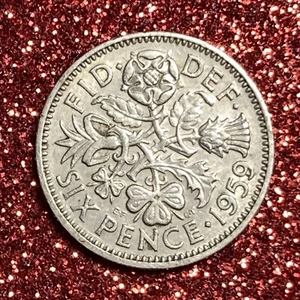 1959 Lucky Sixpence Coin~ Queen Elizabeth ~ CHRISTMAS PUDDING CHARM - Picture 1 of 2