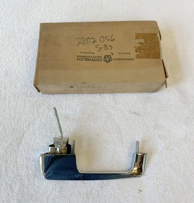 Nuevo de Lote Antiguo MoPar 1967-68 Plymouth Fury 4 Puertas Trasero Derecho Exterior Manija PS Foto 1 de 4