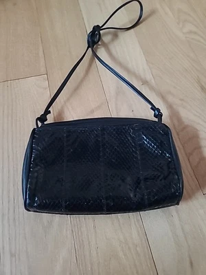 Vintage Black Giani Bernini Snakeskin Crossbody Purse Leather Lining And Strap - Image 1 of 4