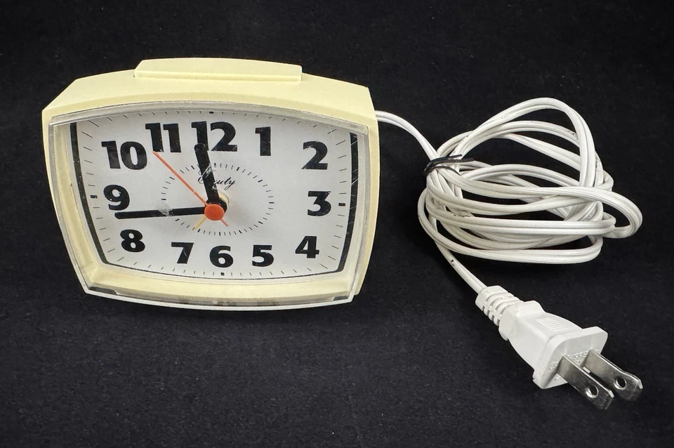 Vintage Equity 33100 Illuminated Face Electric Quartz Alarm Clock - Image 1 of 4