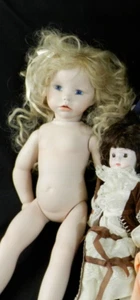 Nur blonde Porzellanpuppe - Bild 1 von 3