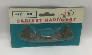 Manija de hardware de gabinete 4"" nuevo de lote antiguo stock-Roosevelt Long Island - Imagen 1 de 4
