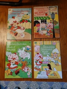 Strawberry Shortcake Connect The Dots Busy Book Book of Mazes Big Apple Activity - Imagen 1 de 6