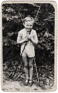 PLAYING ROBIN HOOD: Antique boy photo, funny weird snapshot playing games +7499E - Picture 1 of 1