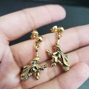 Gold Tone Witch Flying On A Broom Dangle Post Halloween Earrings - Picture 1 of 5