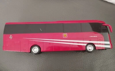 Modellino Bus con logo Ferrari - Inveco Irisbus Domino  - Immagine 1 di 4