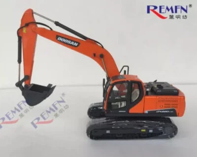 DX220LC-9C EXCAVATOR-TRACK 1/50 Diecast Doosan Vehicle Engineering Truck Model - Image 1 of 4