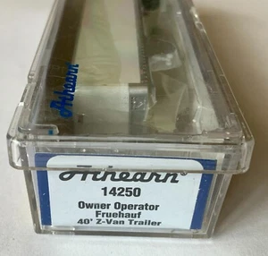 Athearn 14250 N scale Fruehauf 40’ Z-Van Trailer for piggyback service - Picture 1 of 2