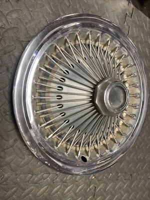 Tampa de cubo de fio Mopar 1970-80 Dodge Plymouth Chrysler fabricante de equipamento original - Imagem 1 de 4