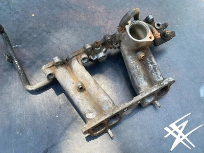 Toyota Celica RA65 1984 1985 22re motor colector de admisión inferior plenum moldura OEM Foto 1 de 4