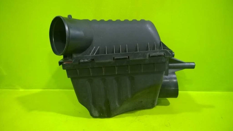 99 00 01 02 03 04 300M CONCORDE INTREPID AIR CLEANER BOX OEM 3069-46 - Image 1 of 4