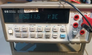 HP 34401A 6,5-stelliges Tischmultimeter Hewlett Packard - getestet, Selbsttest - bestanden - Bild 1 von 9