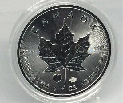 2015 Canada $5 .9999 fine 1 Oz Silver Maple Leaf Coin Heart Privy    50k Made - Image 1 of 2