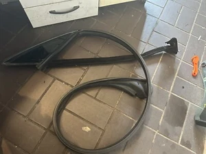 Mercedesw207  Türdichtungsgummi hinten links A20767003  mit Scheibe - Bild 1 von 1