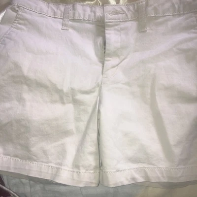 Pantalones Cortos Para Mujer Faded Glory Talla 14 Caqui Chino Bermuda Frente Plano Foto 1 de 3