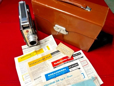 Cámara cargador Cine-Kodak Royal 16 mm, alrededor de 1952 ¡Súper limpia y funciona muy bien! Foto 1 de 4