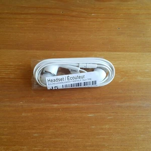 WHITE Samsung J5 Original Quality Earphones With Mic and Remote - Local seller - Picture 1 of 2